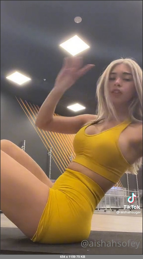 MEGA-FANS – aishahsofey-22-04-2022-Can we talk about how I almost match the gym wall lol