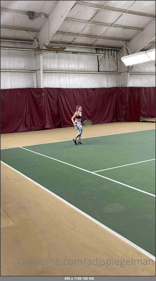 MEGA-FANS – adispiegelman-13-11-2020-When u have to play a match but basically still covered in paint