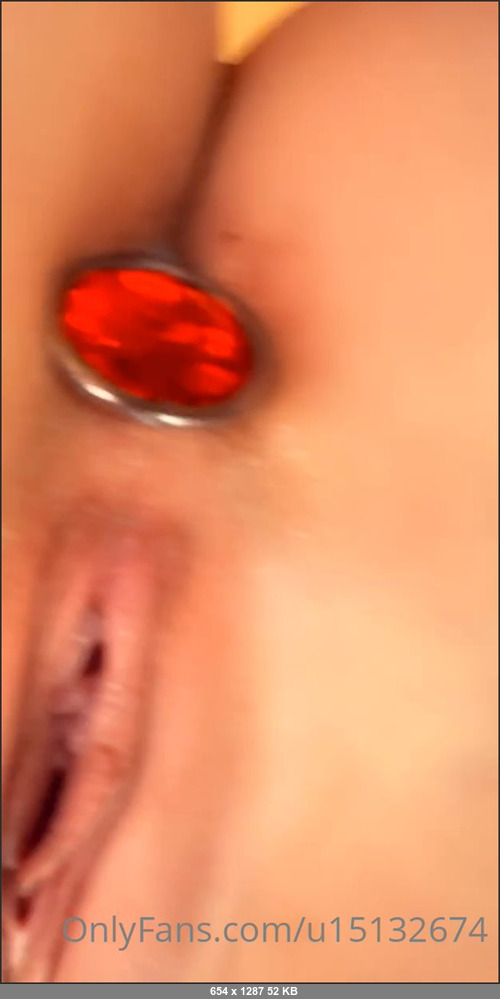 MEGA-FANS – arianahunt126-04-05-2020-