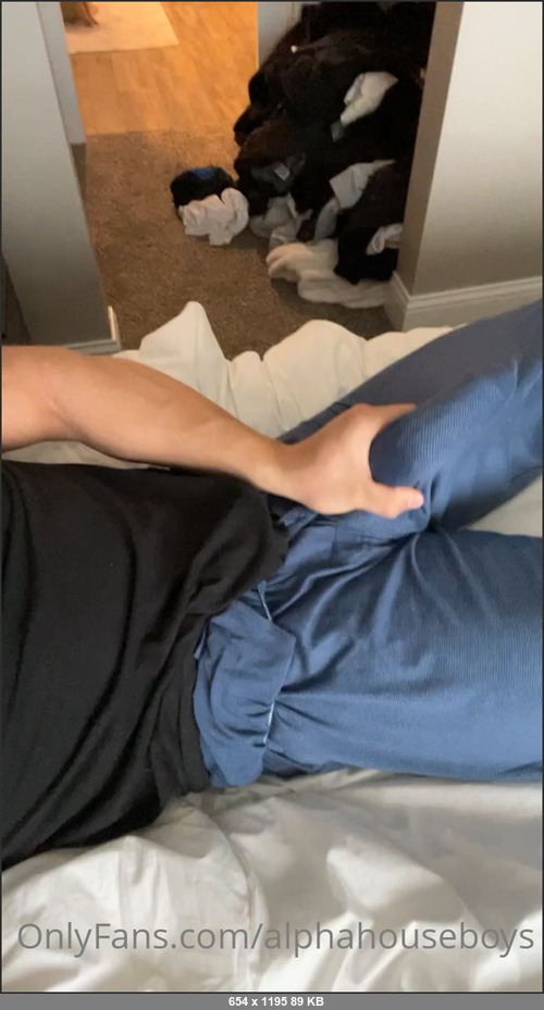 MEGA-FANS – alphahouseboys-29-03-2022-Are you following this HUNG stud      hungdaggerr