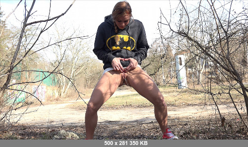 Got2pee.com- Standing in the suburbs