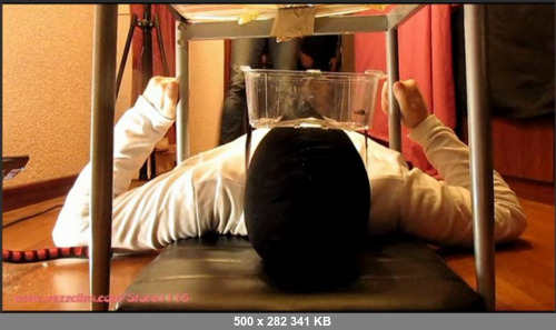 Extreme Scat Porn Site 1- Diferent view – 4 Girls Shit on Slave