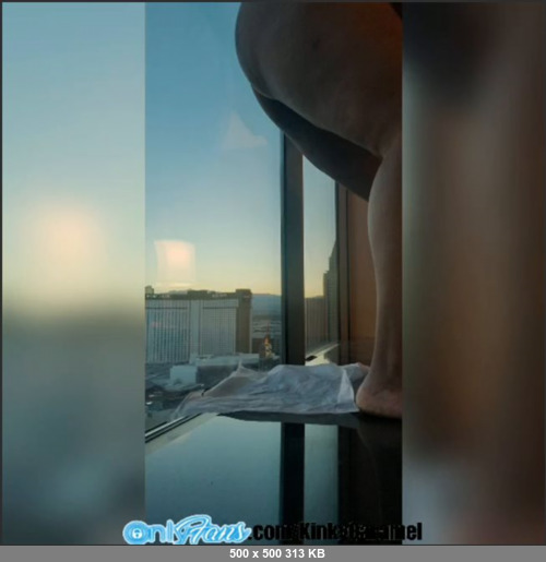 Extreme Scat Porn Site 1- howing_My_ass_to_the_world