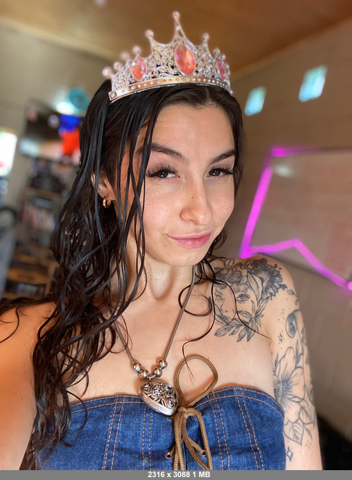 Abrilcarolina 25092025 - ��Mommy April Fetish �� - Onlyfans SiteRip