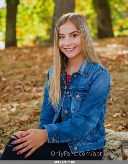 Aprilpaigee 11022026 - Teenie babe 😜 - Onlyfans SiteRip