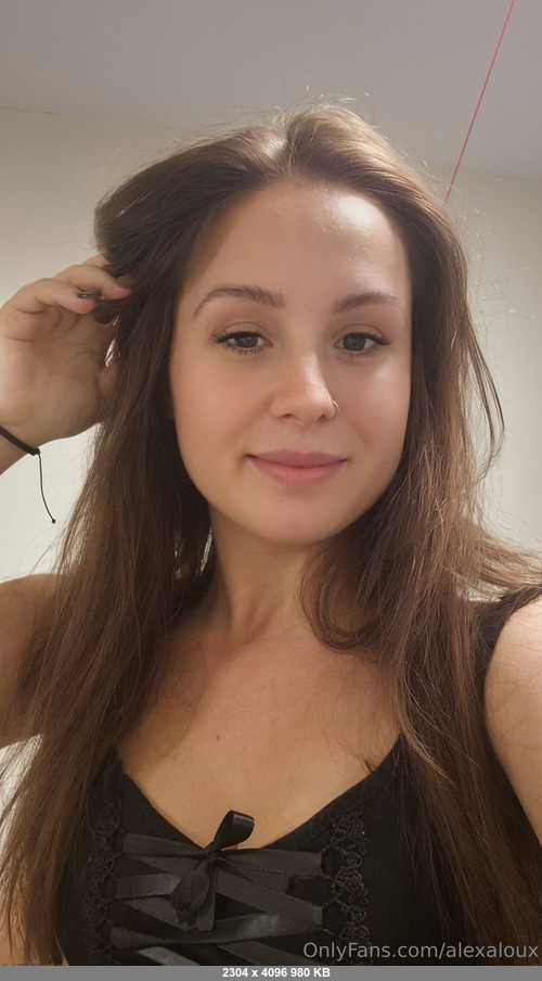 Alexalouisefree 25022026 - 4'11 British M*LF🖤 - Onlyfans SiteRip